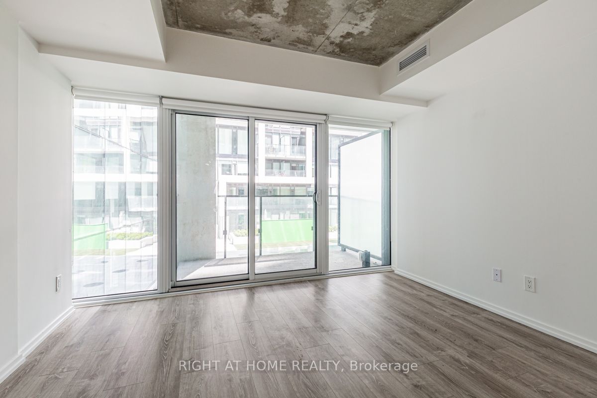 8 E Hillsdale Ave 745