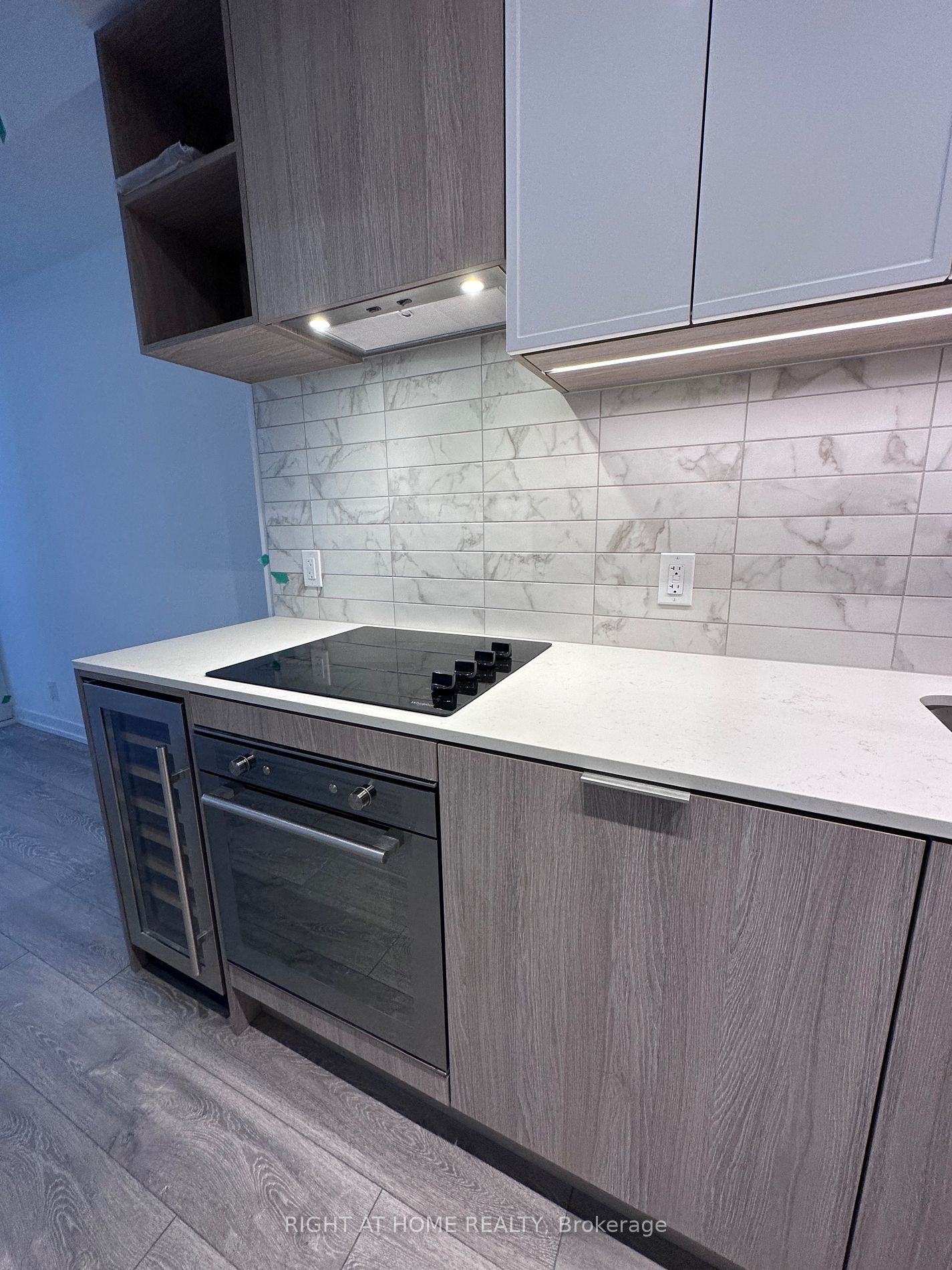 2020 Bathurst Ave 608