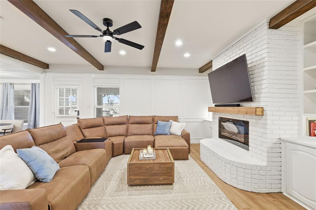 5008 Lake View Circle