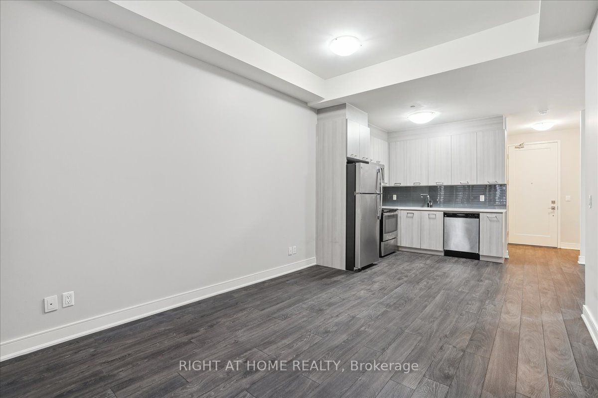150 W Main St 314