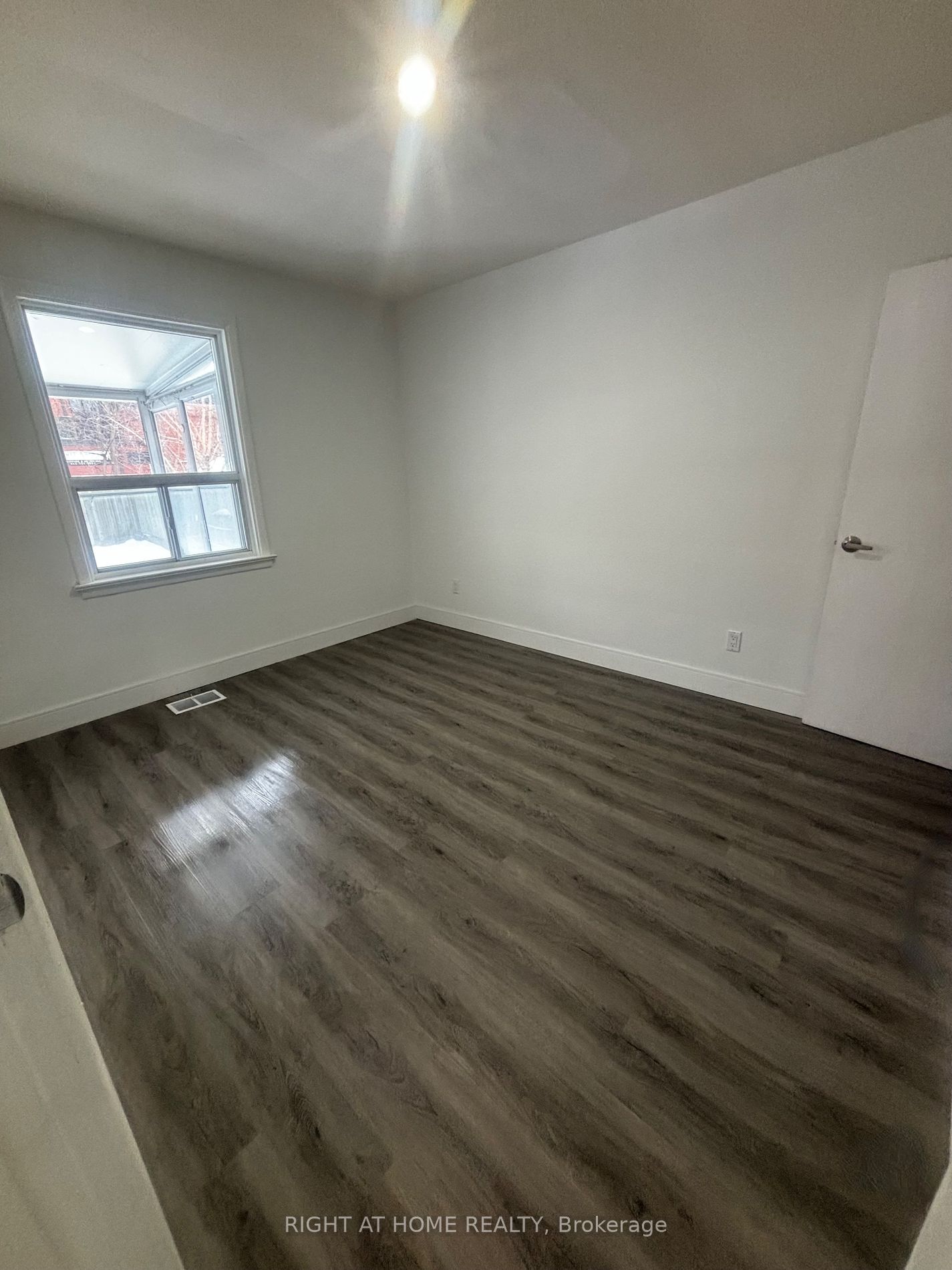 83 Cornwallis Dr