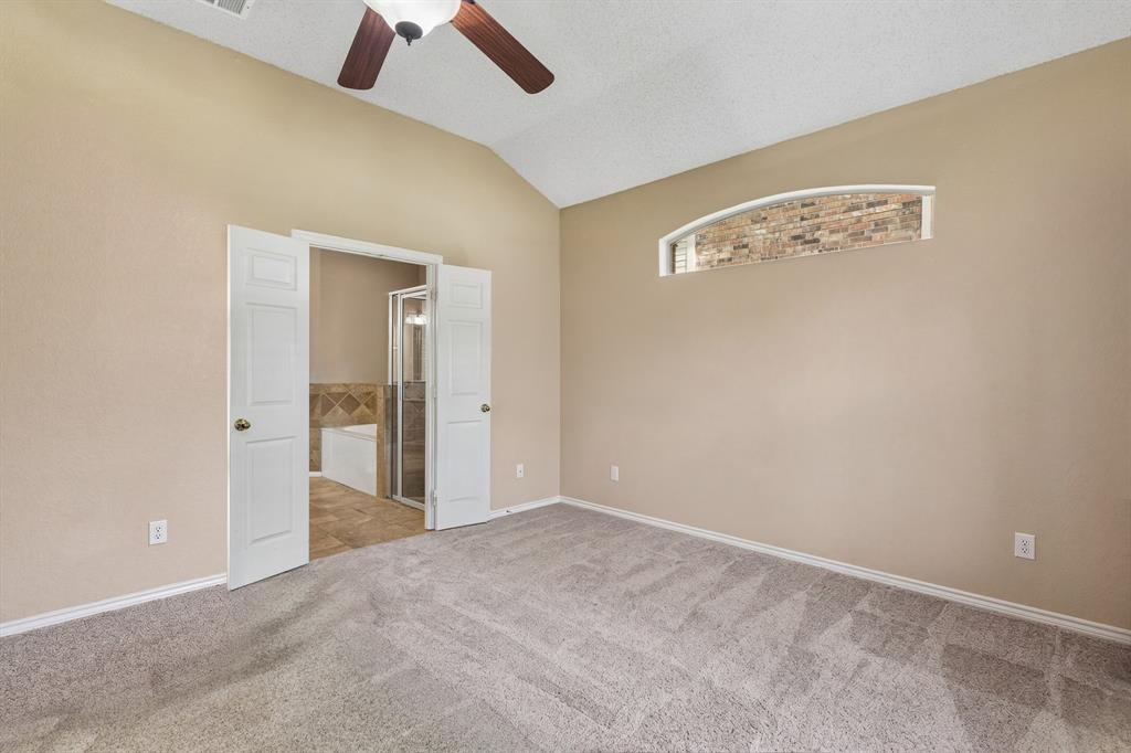1105 Easton Lane