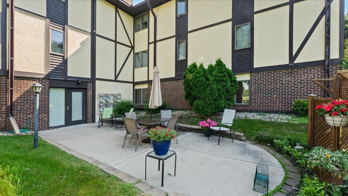 245 Park Avenue S 206