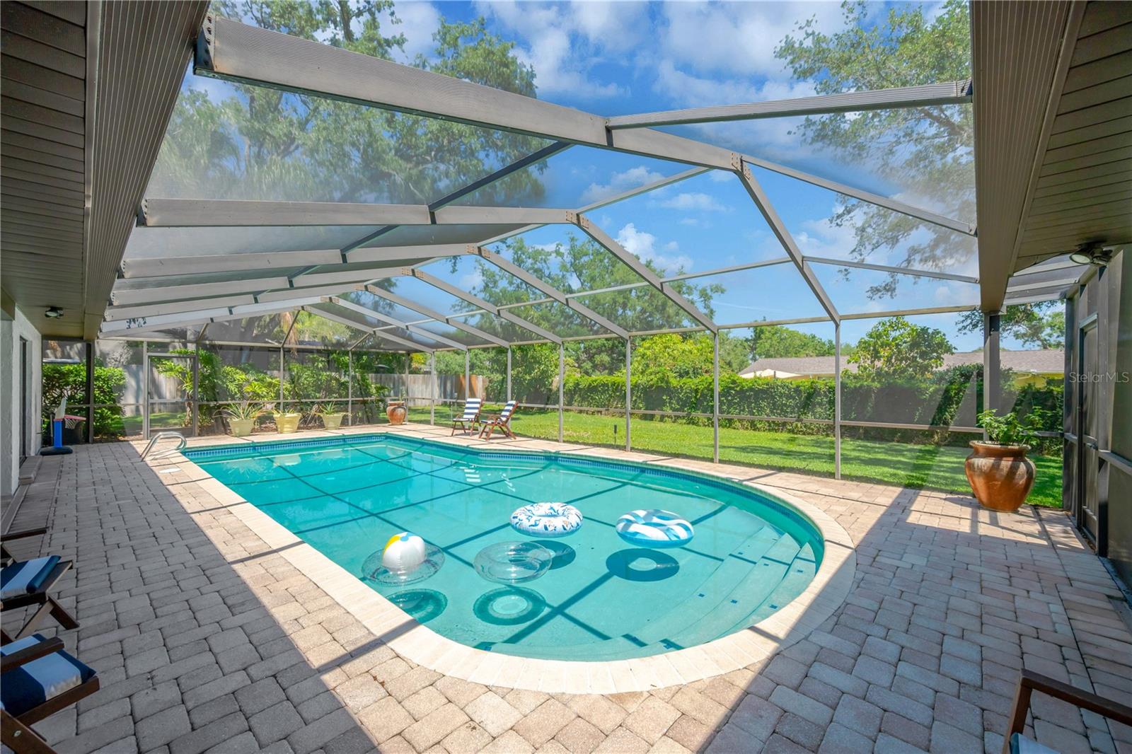 1007 Morfield Lane