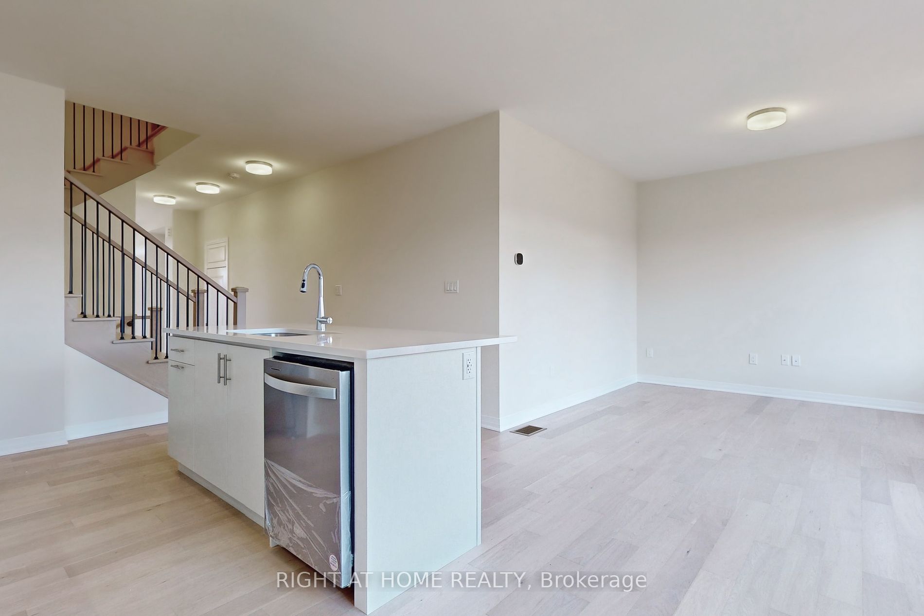 106 E Settlers Road Rd