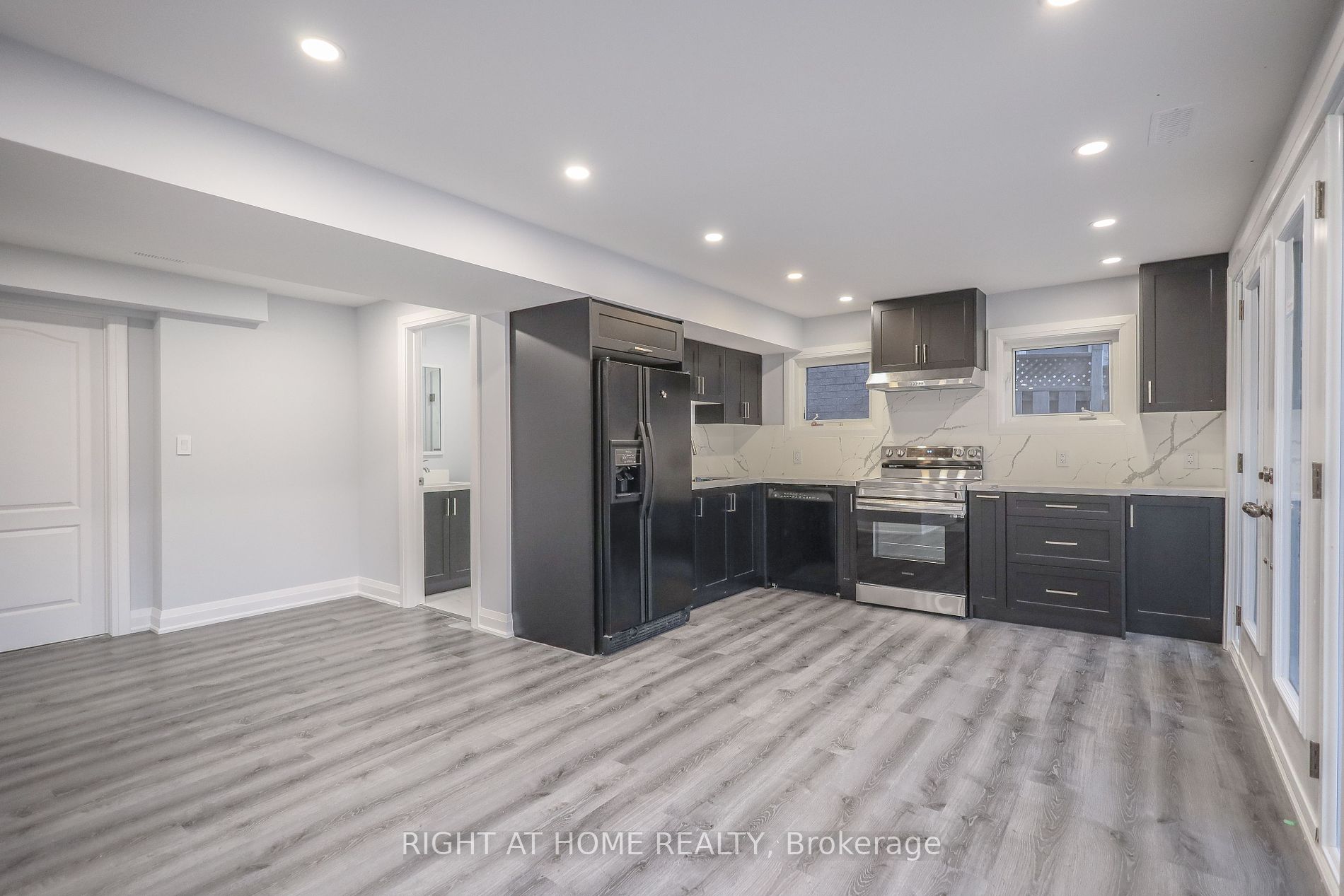 491 Melville Ave Bsmt