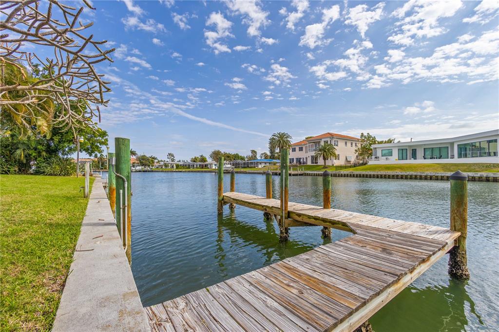 700 Old Compass Road