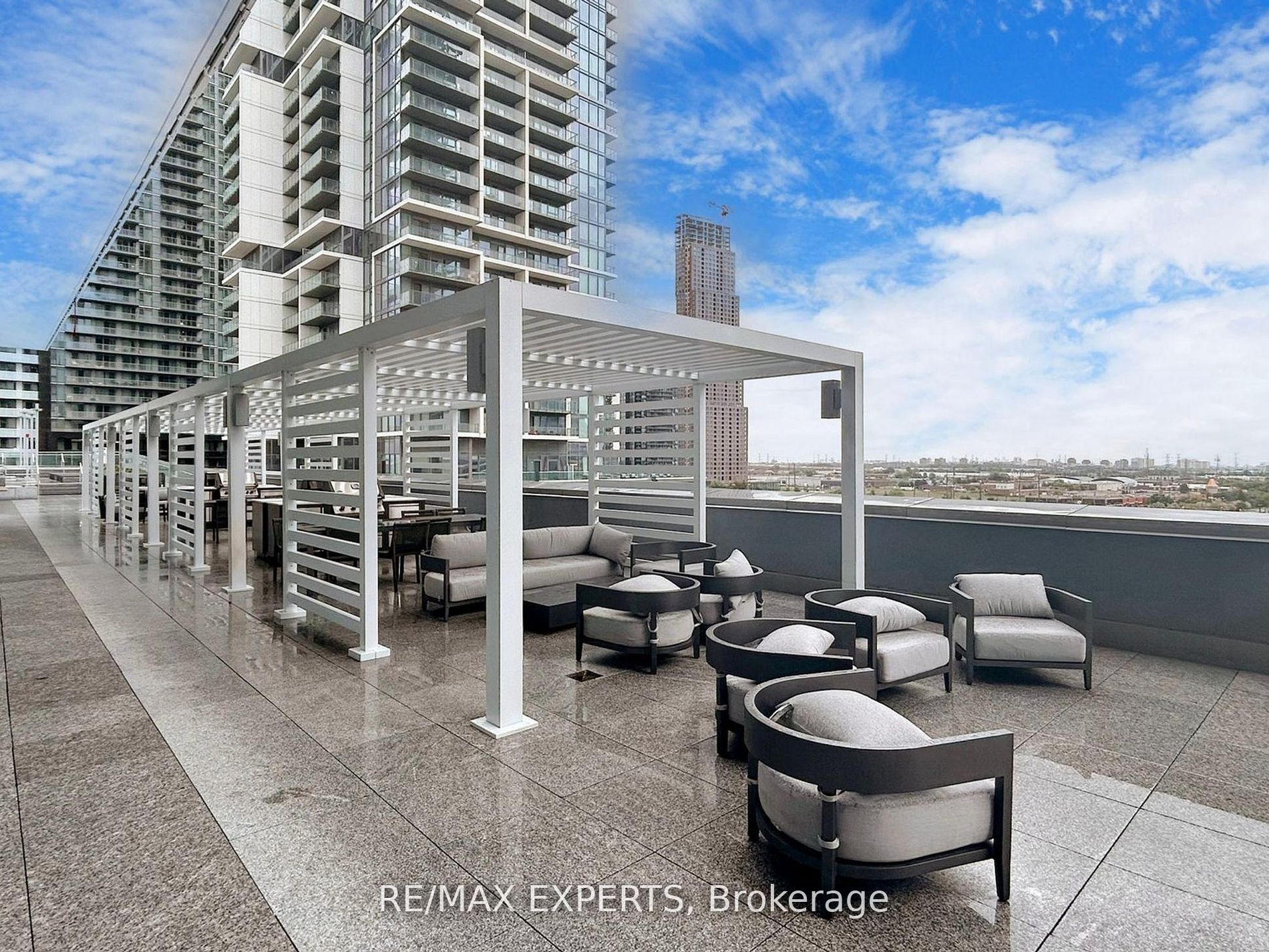 1000 Portage Pkwy 1108