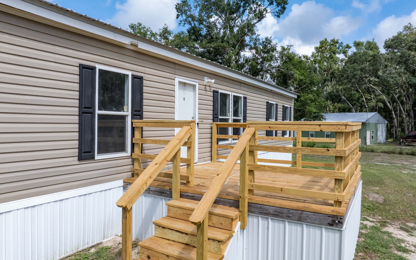 1935 NE Shady Oaks Rd