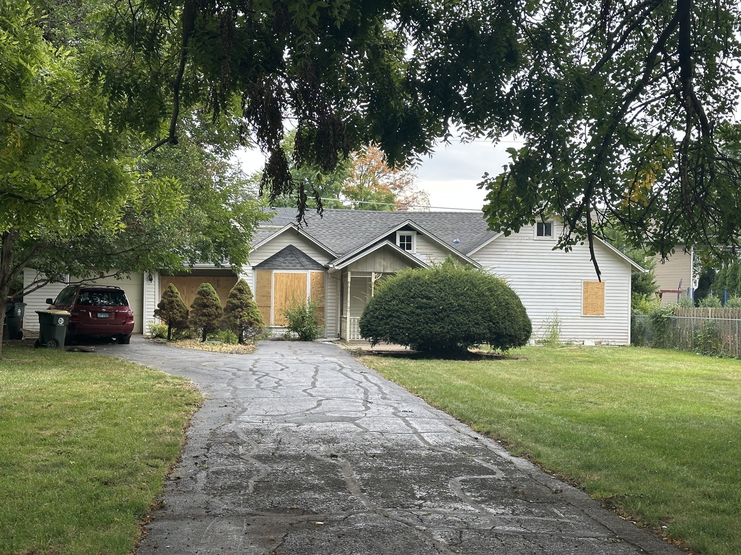 911 N Chestnut Avenue