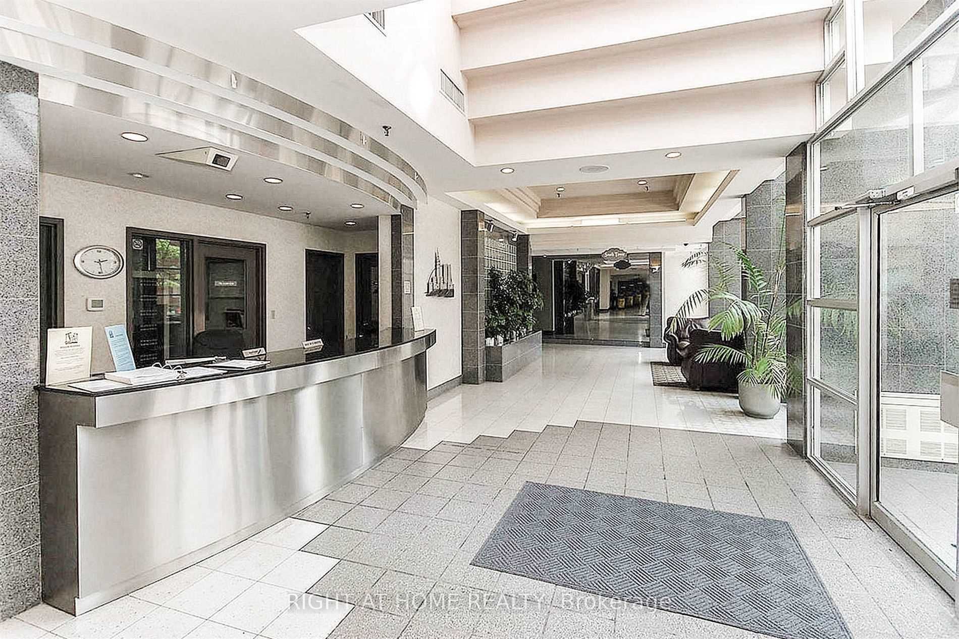 285 Enfield Pl 1009