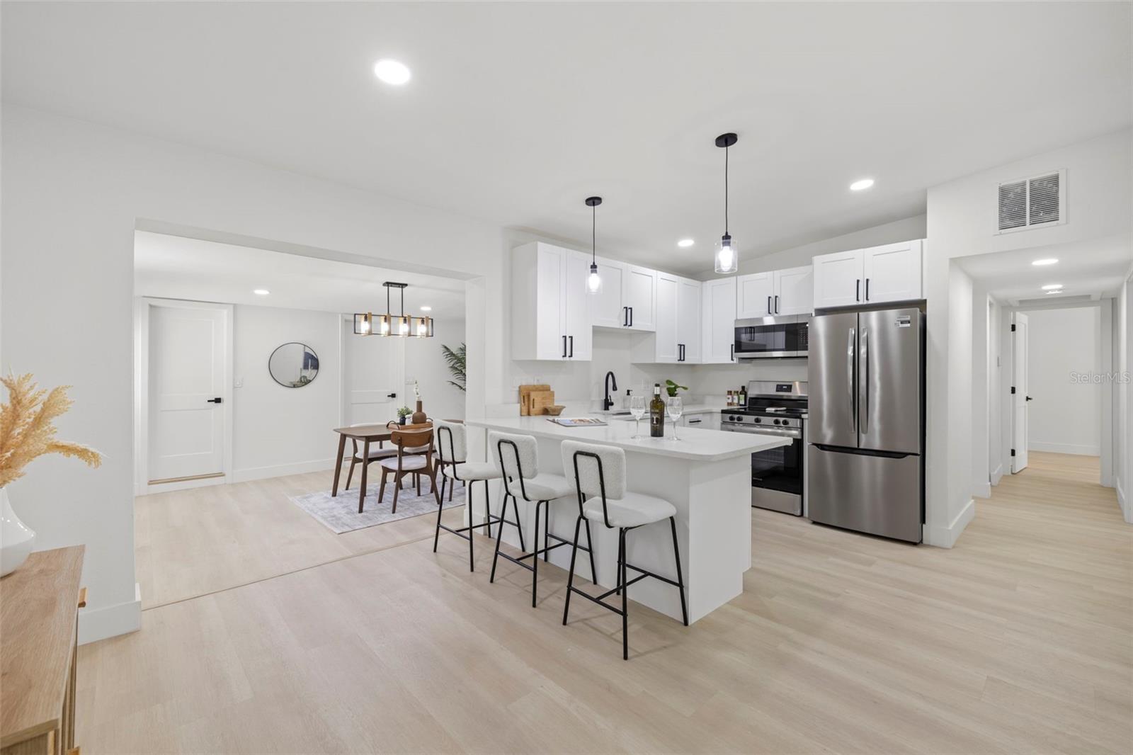 3008 E Elm Street
