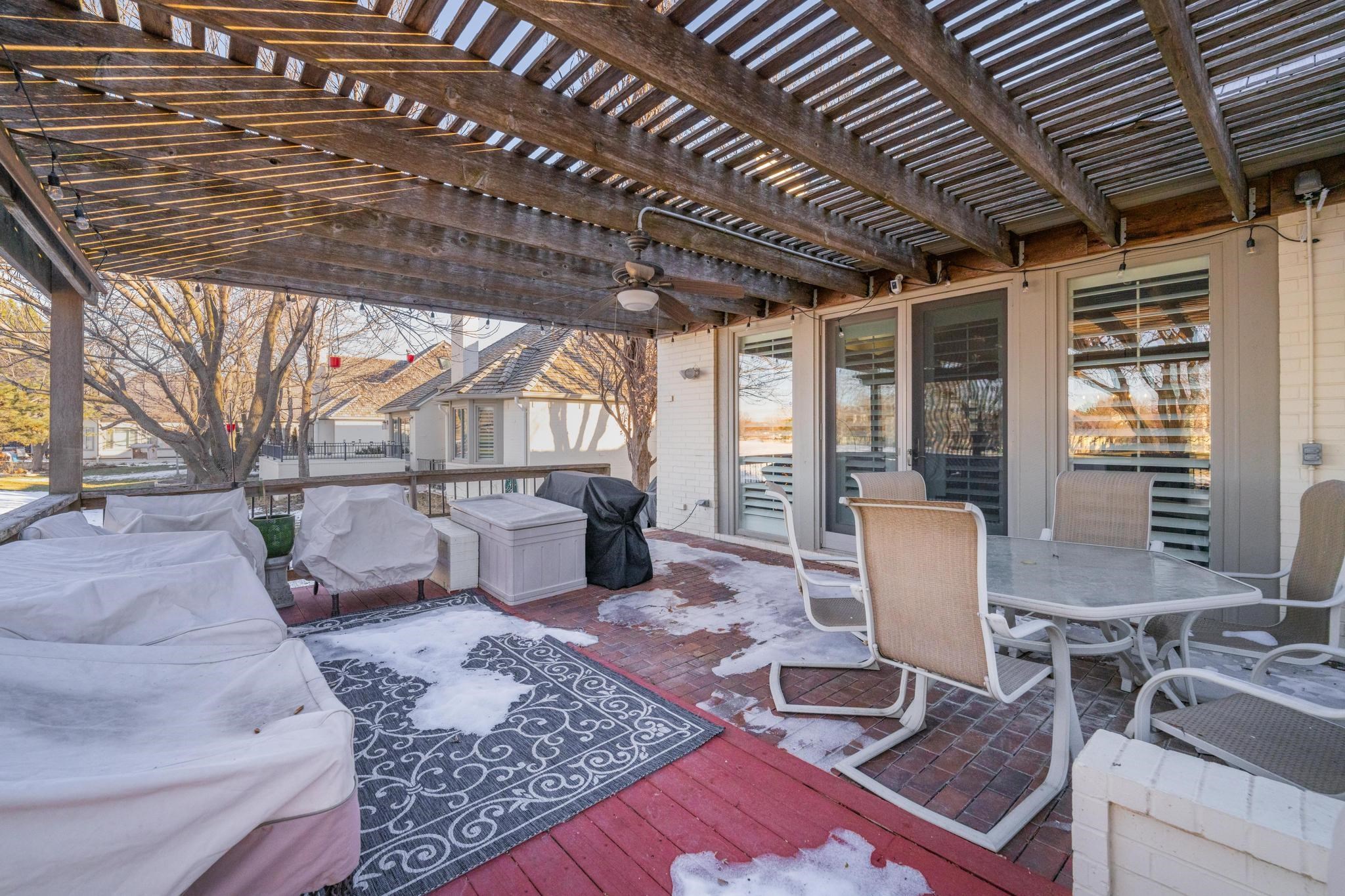 9402 E Woodspring St