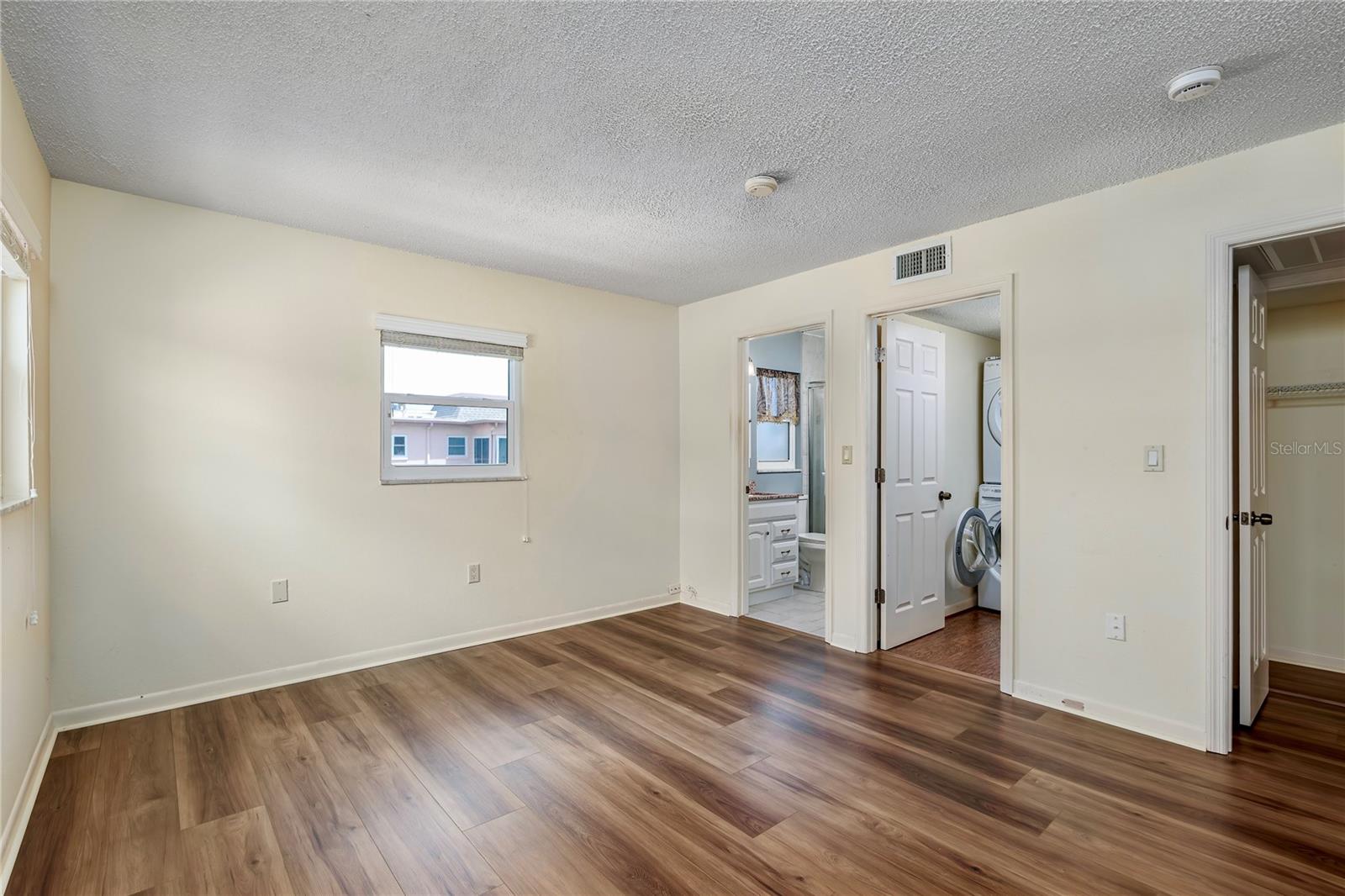 7001 Place De La Paix 2A