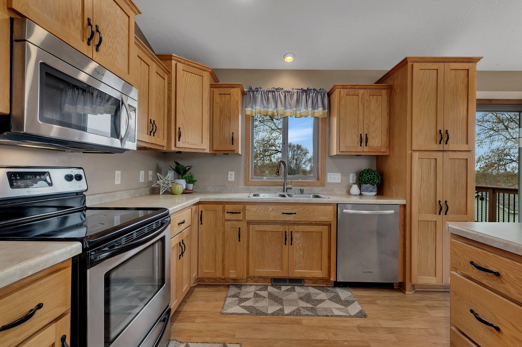 209 Iverson Street W