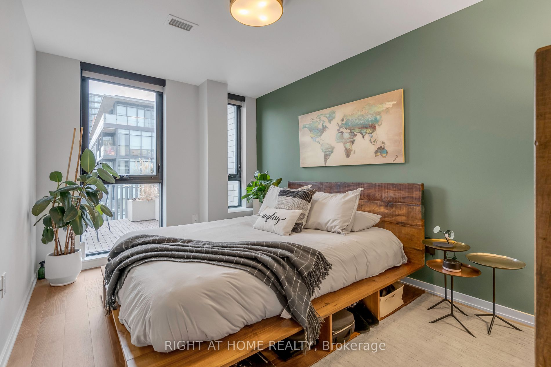 41 Dovercourt Rd 906