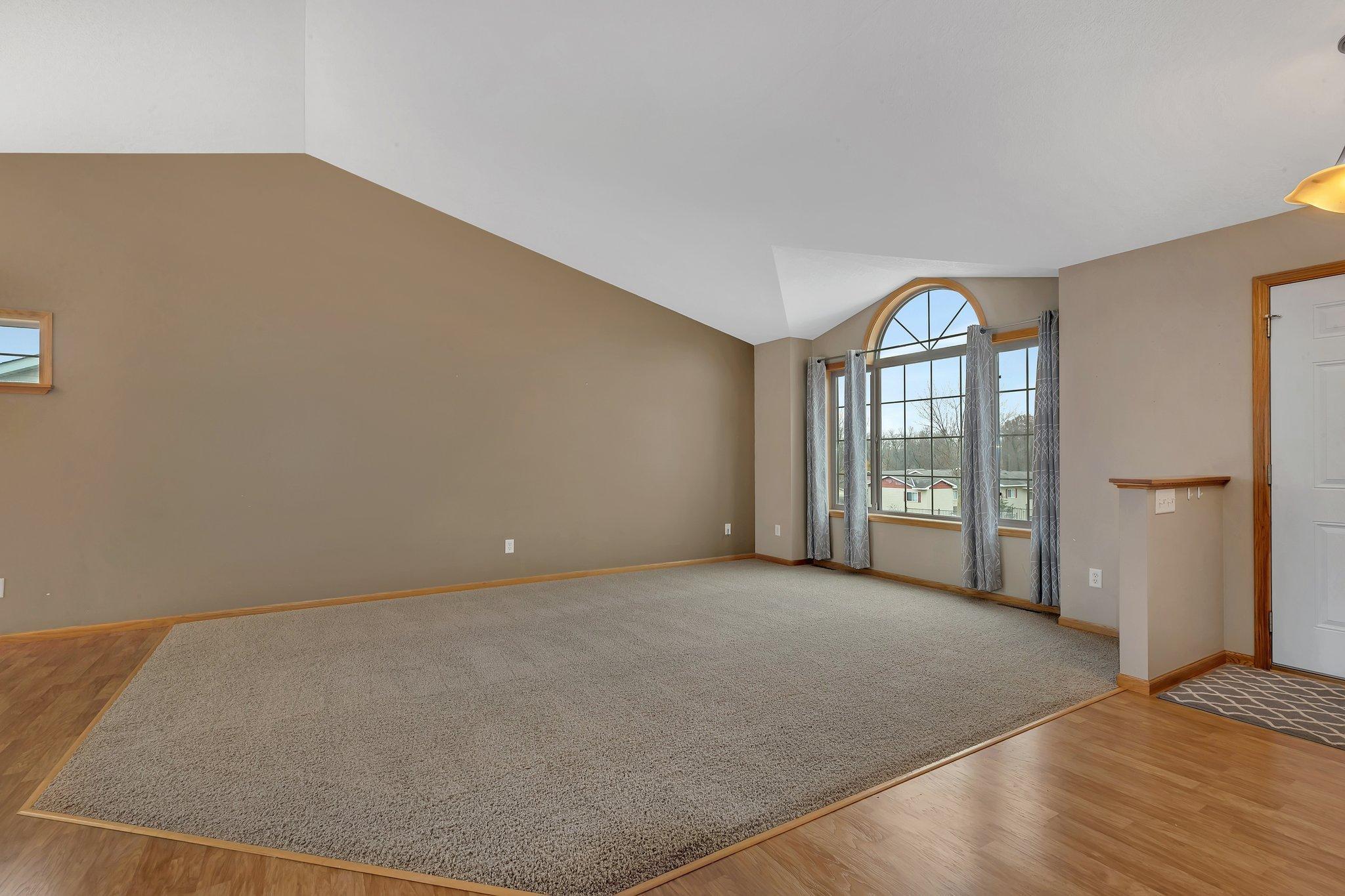 209 Iverson Street W