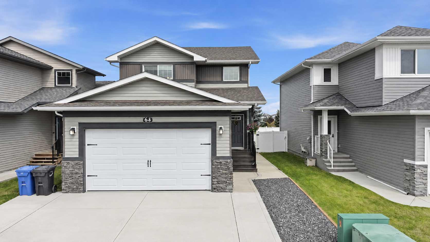 64 Henderson Crescent