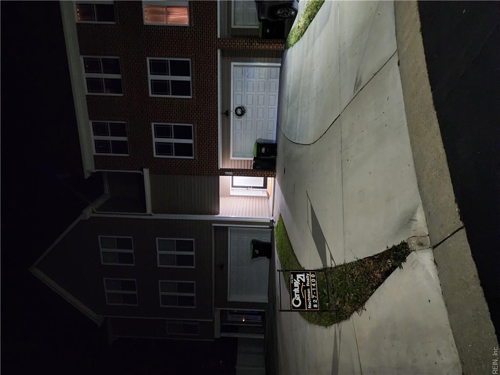 933 Eastfield Lane