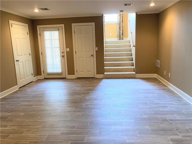 612 Carriage Court