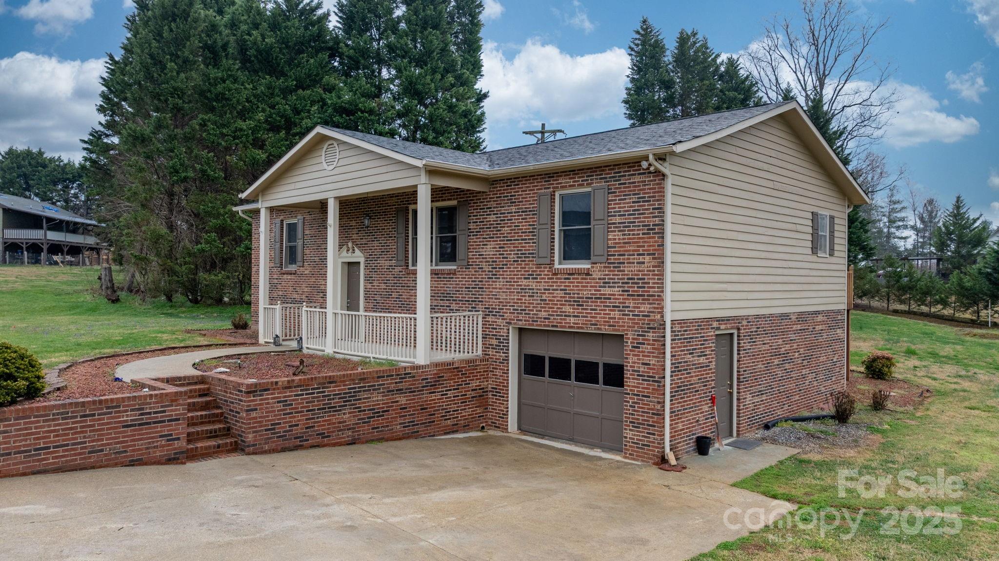 2711 Jordan Place