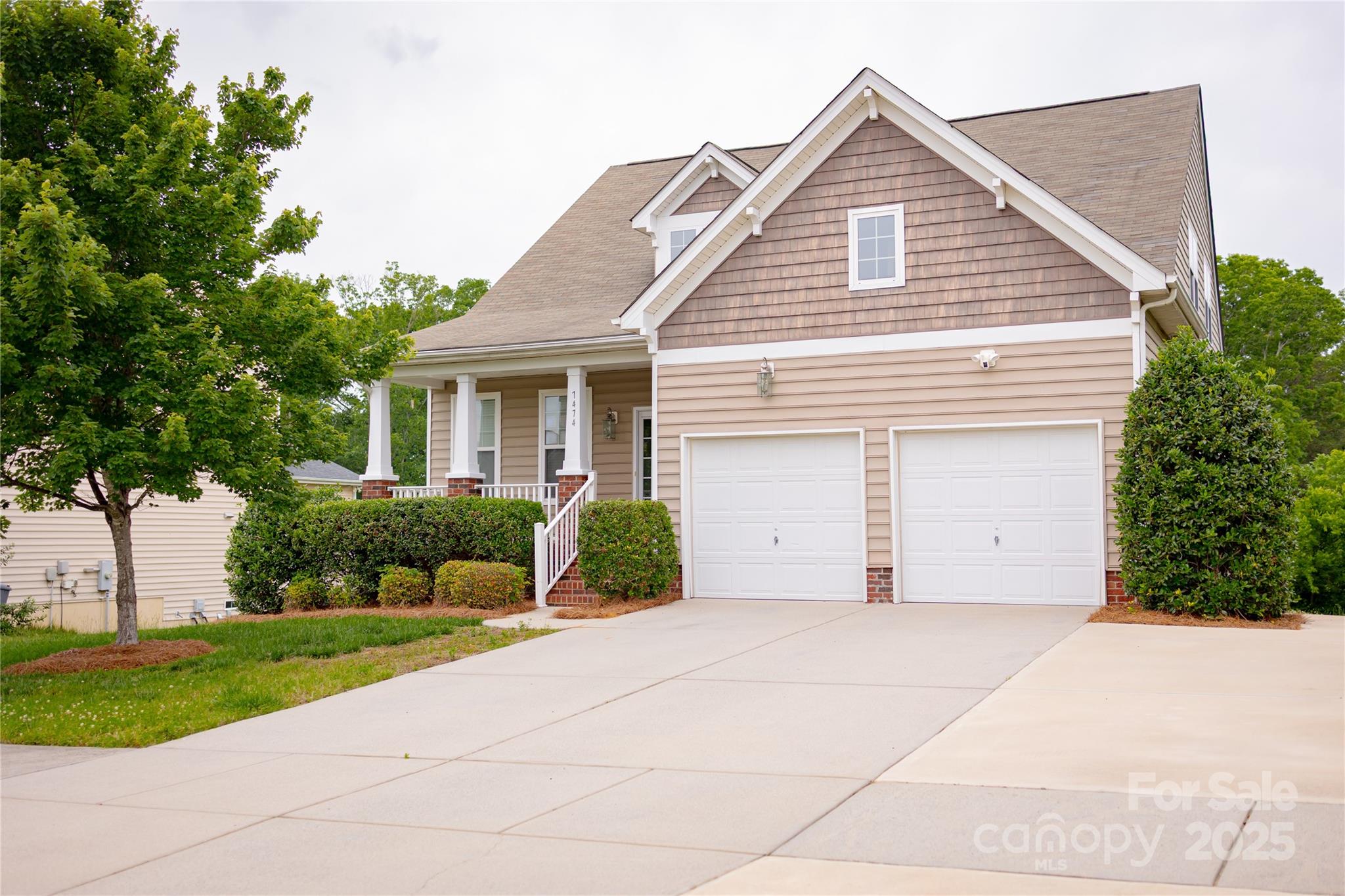 Welcome to your dream home nestled in the coveted Harrisburg neighborhood! Picture yourself stepping into this charming 4-bedroom, 3.5-bathroom haven, designed for everyday living and unforgettable gatherings. The heart of your new home is the inviting kitchen, flowing effortlessly into the cozy family room—perfect for laughter-filled dinners and cherished memories with loved ones. Venture upstairs to discover two additional bedrooms and a relaxing loft area, ideal for quiet evenings or a fun game night. You’ll be delighted by the fully finished basement, complete with a spacious bedroom and full bath, offering a fantastic retreat for movie marathons or entertaining friends. But it doesn’t stop there! Imagine having a community clubhouse close by featuring a sparkling pool, tennis courts, play areas, and sports facilities—all waiting for you to enjoy. Tucked against a serene wooded backdrop, this gem keeps shopping, dining, schools, and major highways right at your fingertips.