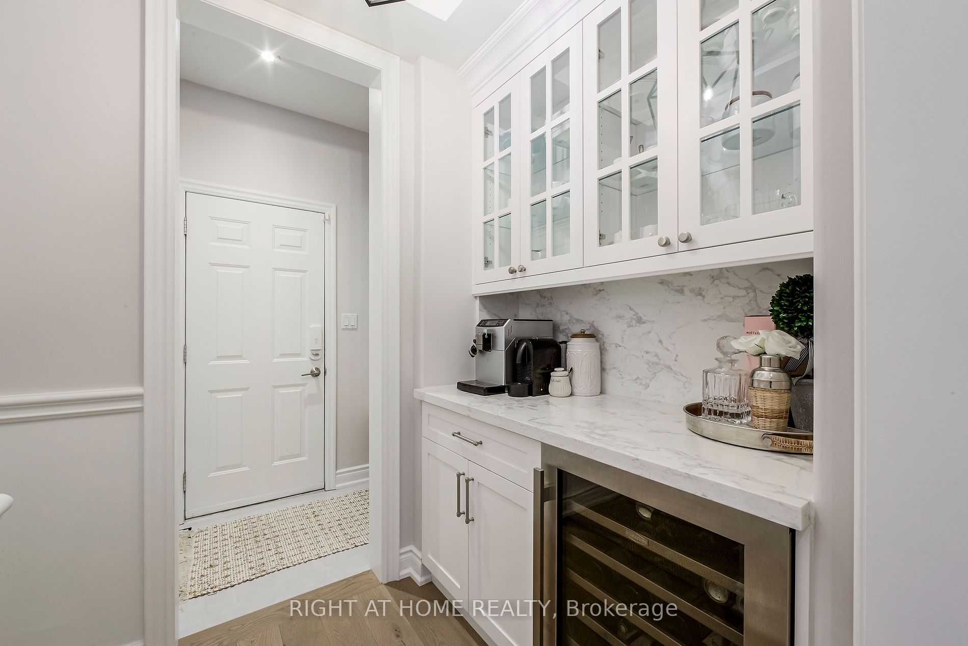 10 Little Rouge Circ