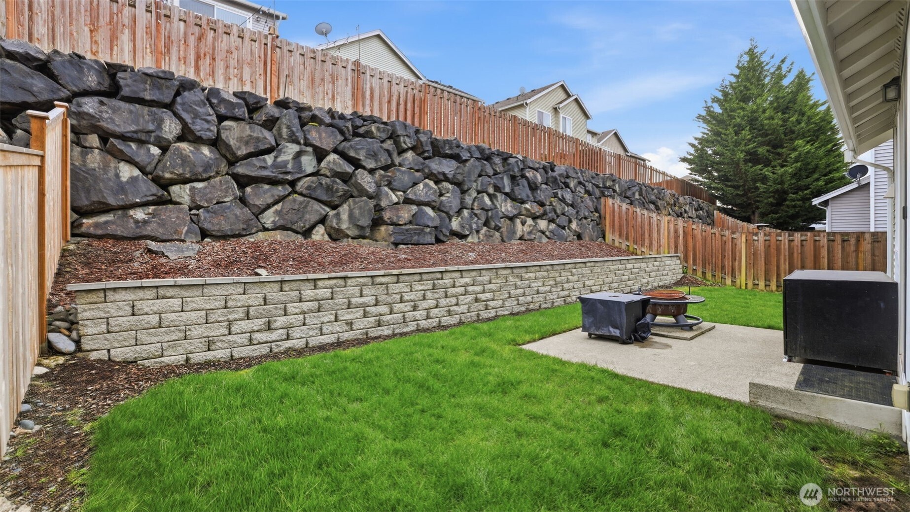 6114 Montevista Drive SE