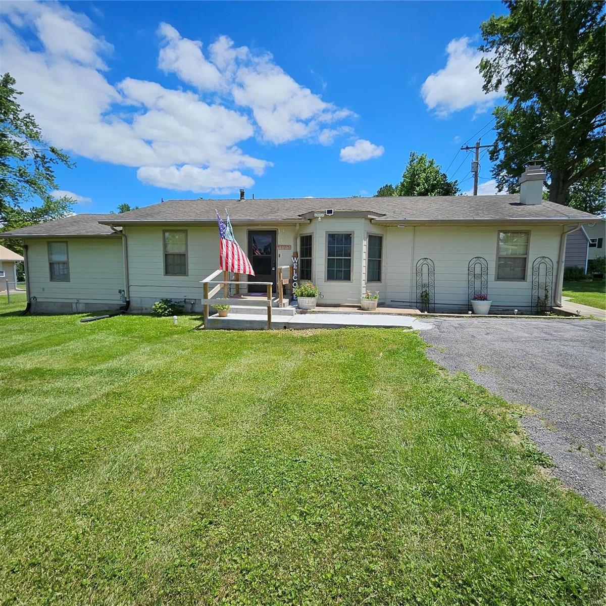 Residential for sale in New London, Missouri, 24032947