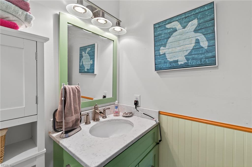 810 E Ocean View Avenue 201