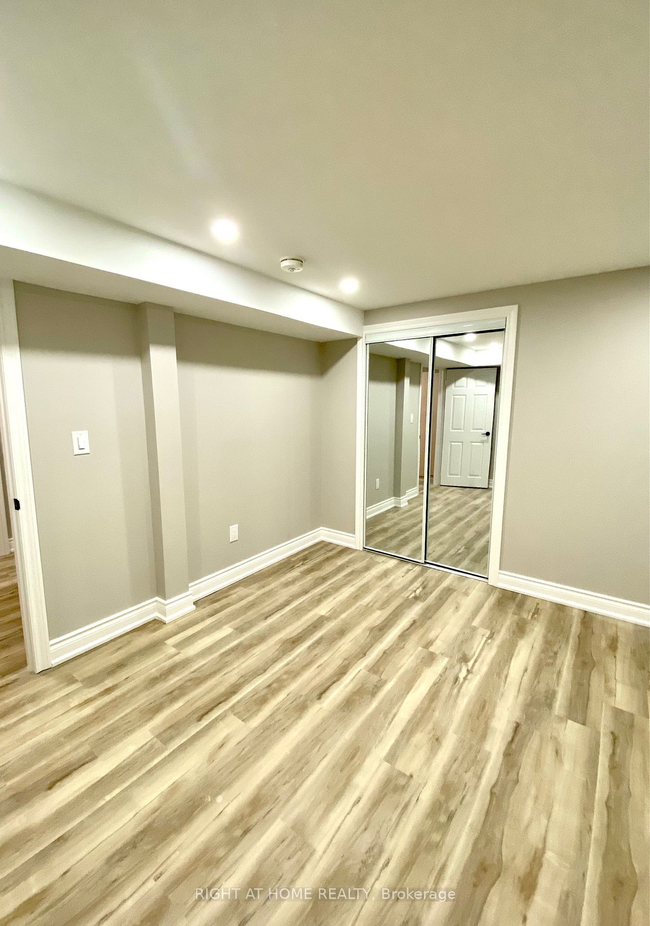 112 Downey Rd Lower