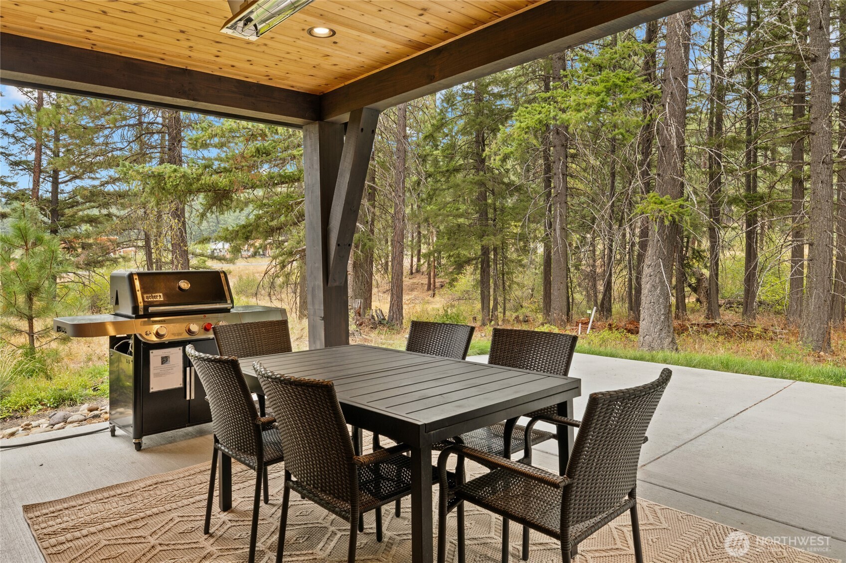 Undercover Outdoor Dining and Grill