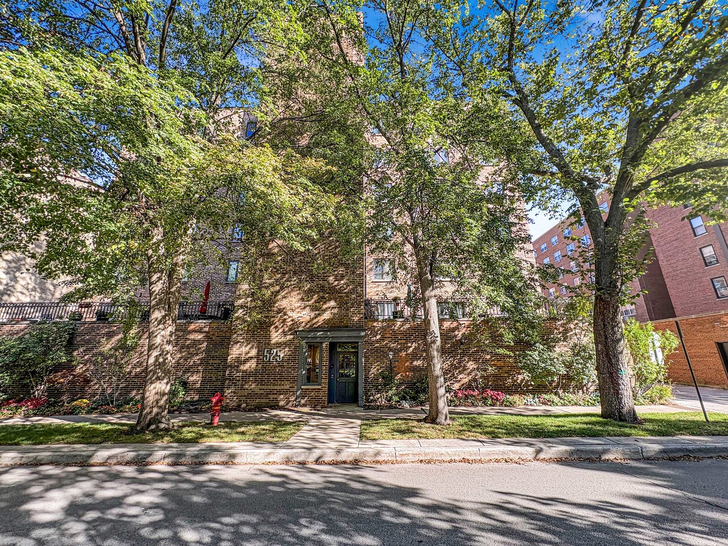This is a wonderful home in a truly perfect location! Just steps from downtown and only a few blocks from the lake, beaches, and beautiful Raymond Park across the street. You'll enjoy being surrounded by cafes, restaurants, coffee shops, and Whole Foods - all within easy walking distance. 525 Grove is adjacent to Northwestern University, on a quiet, tree-lined street close to parks and amenities.The unit features in-unit laundry, private storage, and an assigned garage space. Inside, you'll find spacious rooms with a great sense of openness - three large bedrooms and two full baths, including a private en suite. A bonus room off the living room offers flexibility as a home office, den, TV room, dining area, or guest bedroom. Altogether, it's a very appealing combination in a lovely, well-maintained building. The covered parking will be enclosed in the spring. No dogs, teo cats max. Elevator, of course