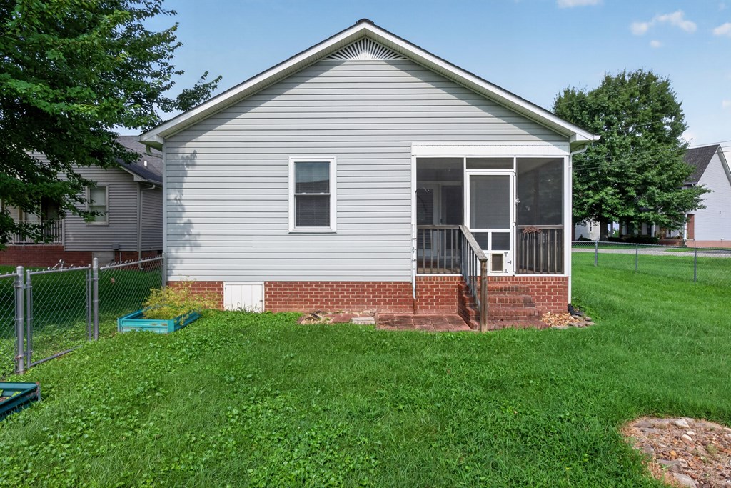 1462 Oxford Place