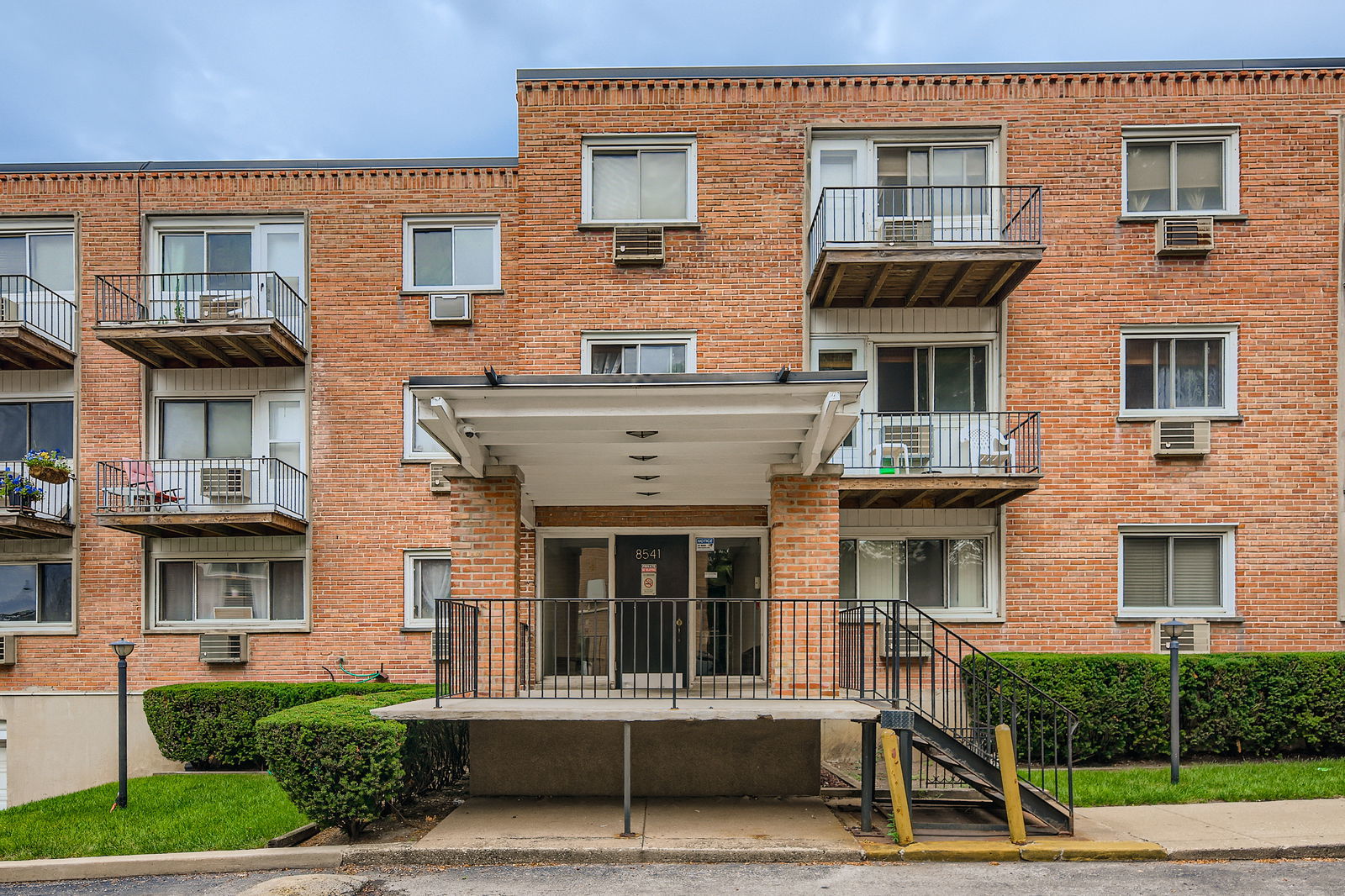 Welcome to this updated 1 bedroom, 1 bathroom condo located in the heart of Skokie. This well maintained unit features sleek hardwood floors throughout and a bright, open layout that maximizes both space and natural light. The generously sized living area includes a defined dining space and flows into a thoughtfully updated kitchen equipped with stainless steel appliances, custom cabinetry, and a convenient breakfast bar.     The bedroom offers plenty of room for a king sized bed and additional furniture, along with ample closet space. The bathroom has been tastefully renovated with designer tile and modern finishes, giving it a clean, updated look that's both functional and stylish.    Step outside onto your private balcony for a morning coffee or to unwind in the evening. Additional features include in-unit wall air conditioning, oversized windows that let in tons of natural light, and a dedicated on-site parking space.    Ideally situated between the Skokie Swift and Metra stations, this location makes commuting easy and efficient. You're just minutes from downtown Skokie, the shops and restaurants of Old Orchard Mall, the public library, local parks, and other neighborhood conveniences.