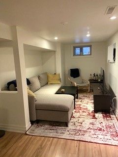 87 Clinton St Basemnt