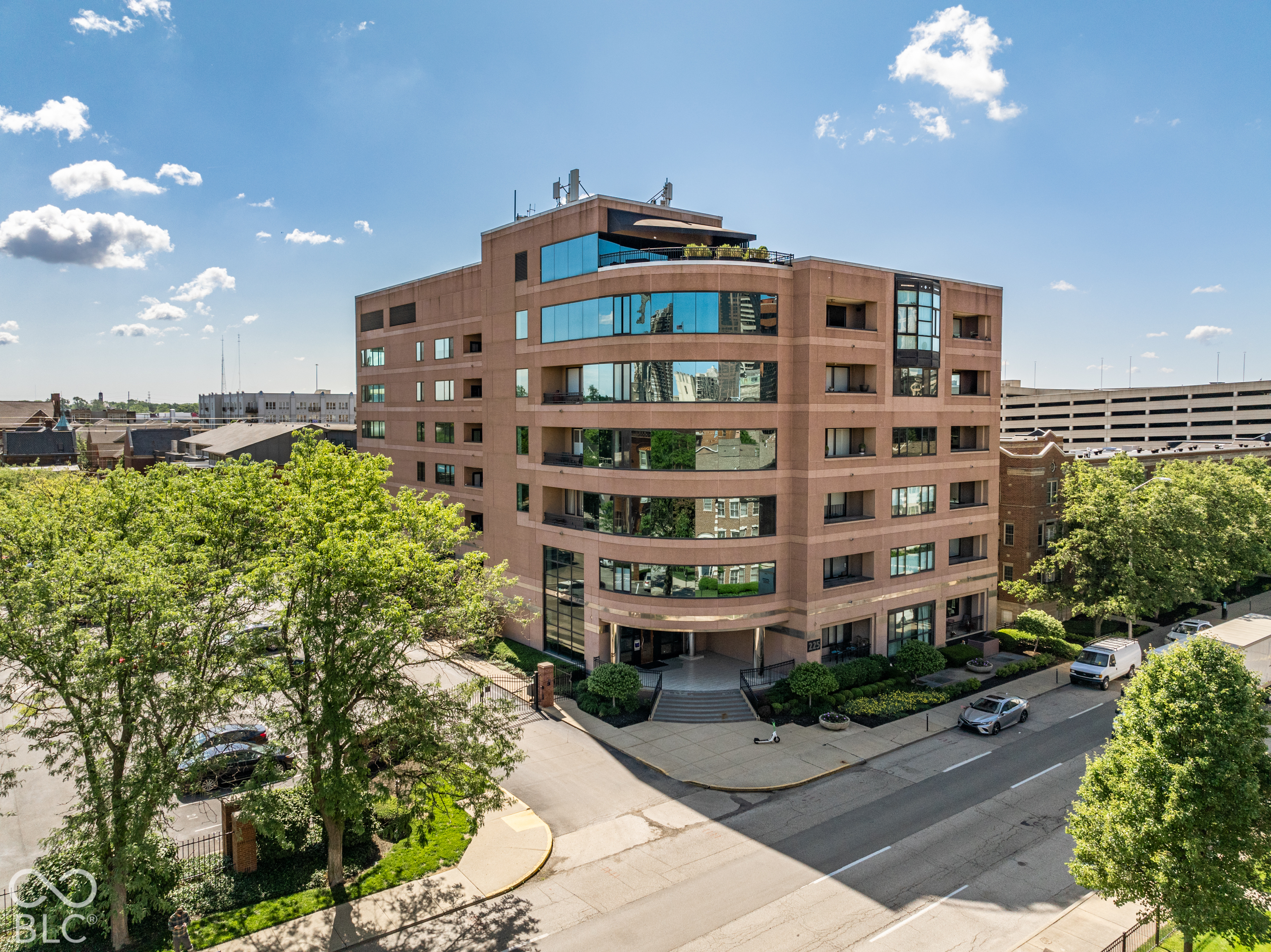 225 N New Jersey Street 27
