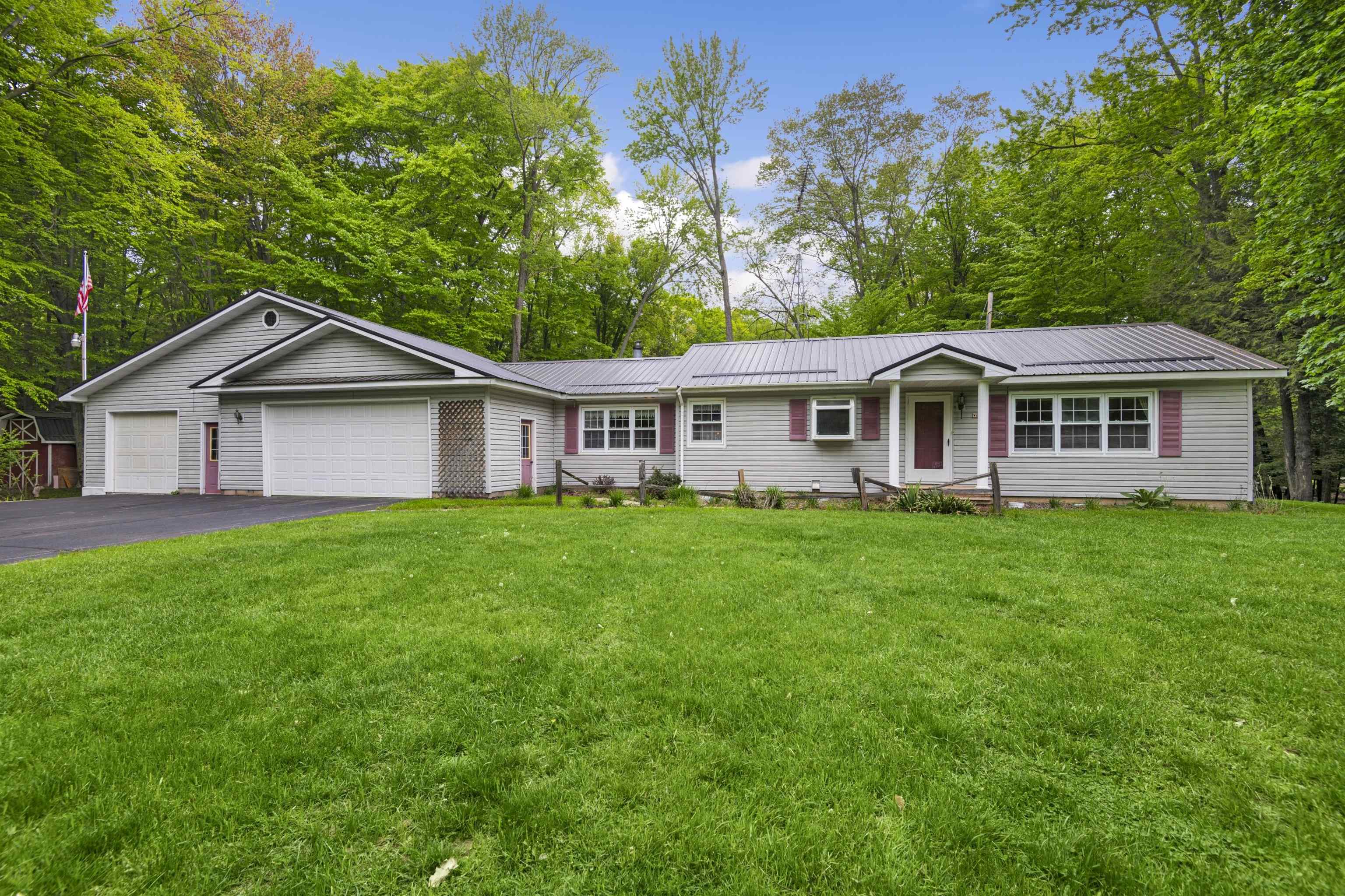 W6806 N FAIRLAND Loop, MENOMINEE, MI 49858 50291805 Call Broadway Real Estate at (906) 8634484