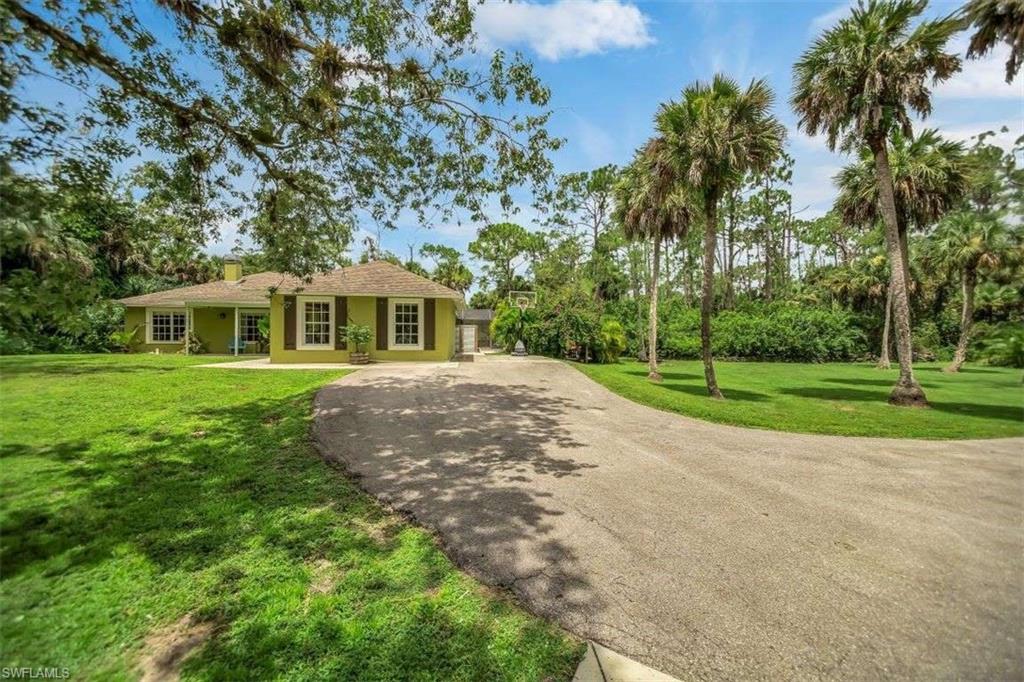 681 23rd St NW, Naples, FL 34120