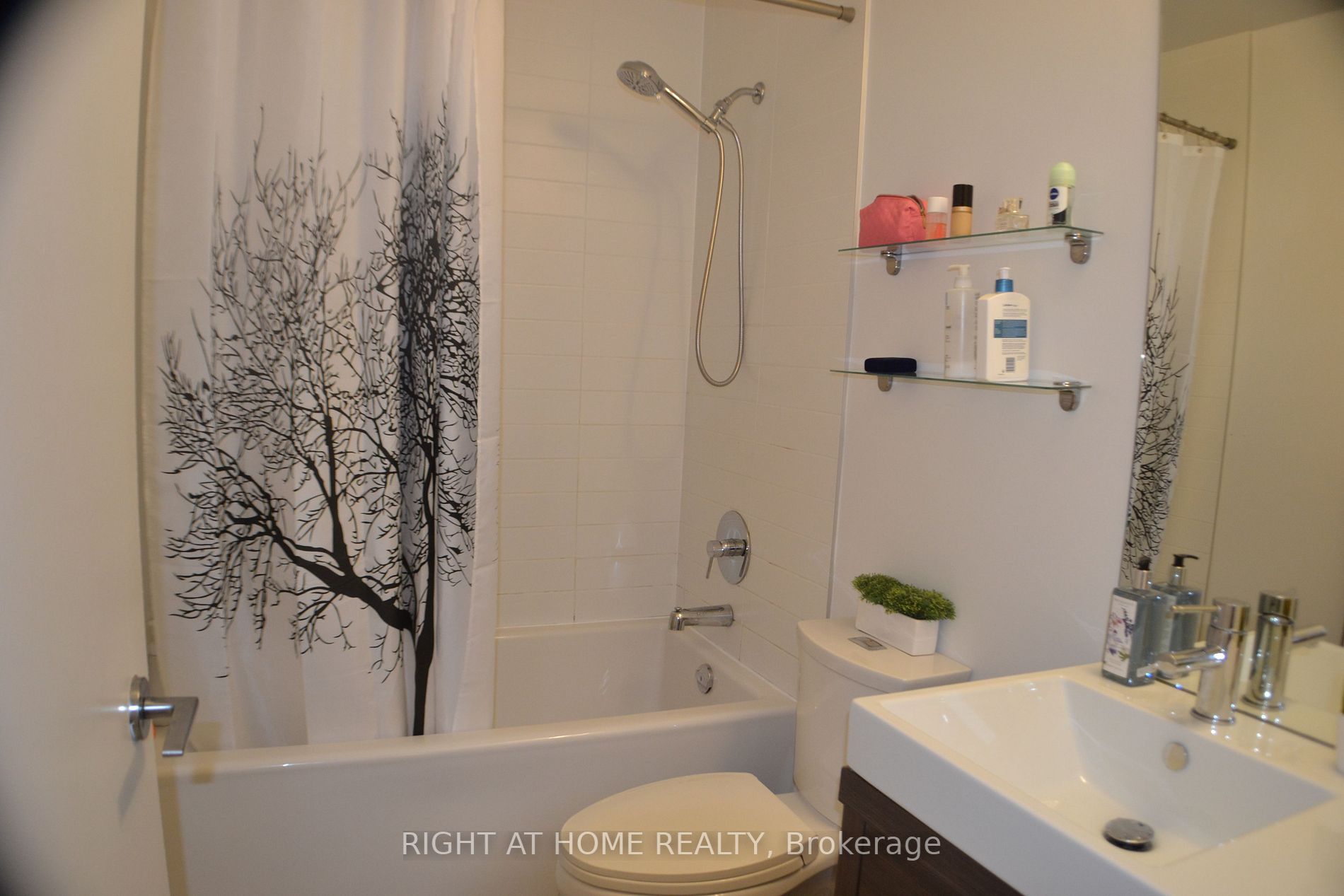 70 Forest Manor Rd 2907