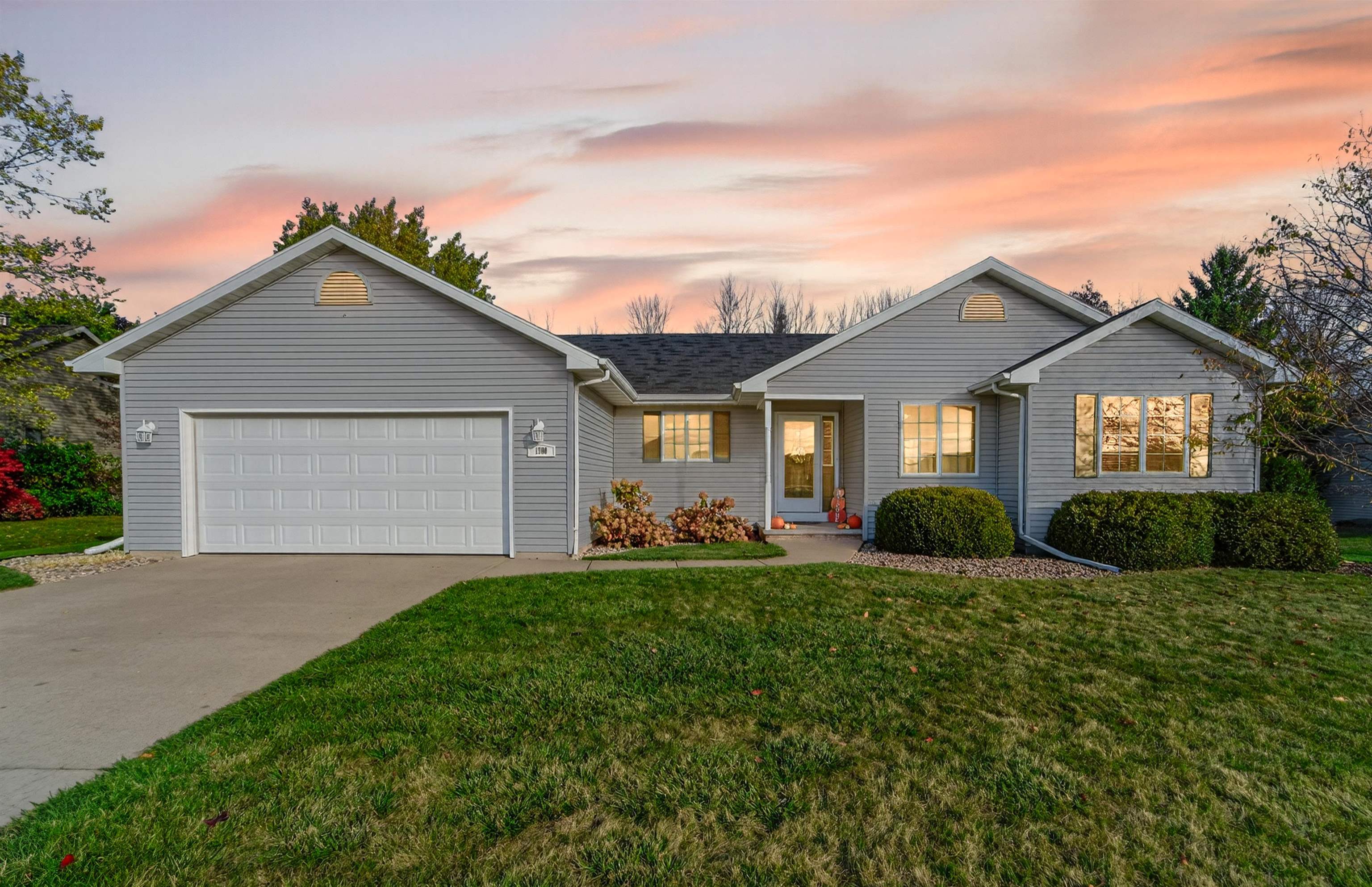 1900 White Wolf Lane