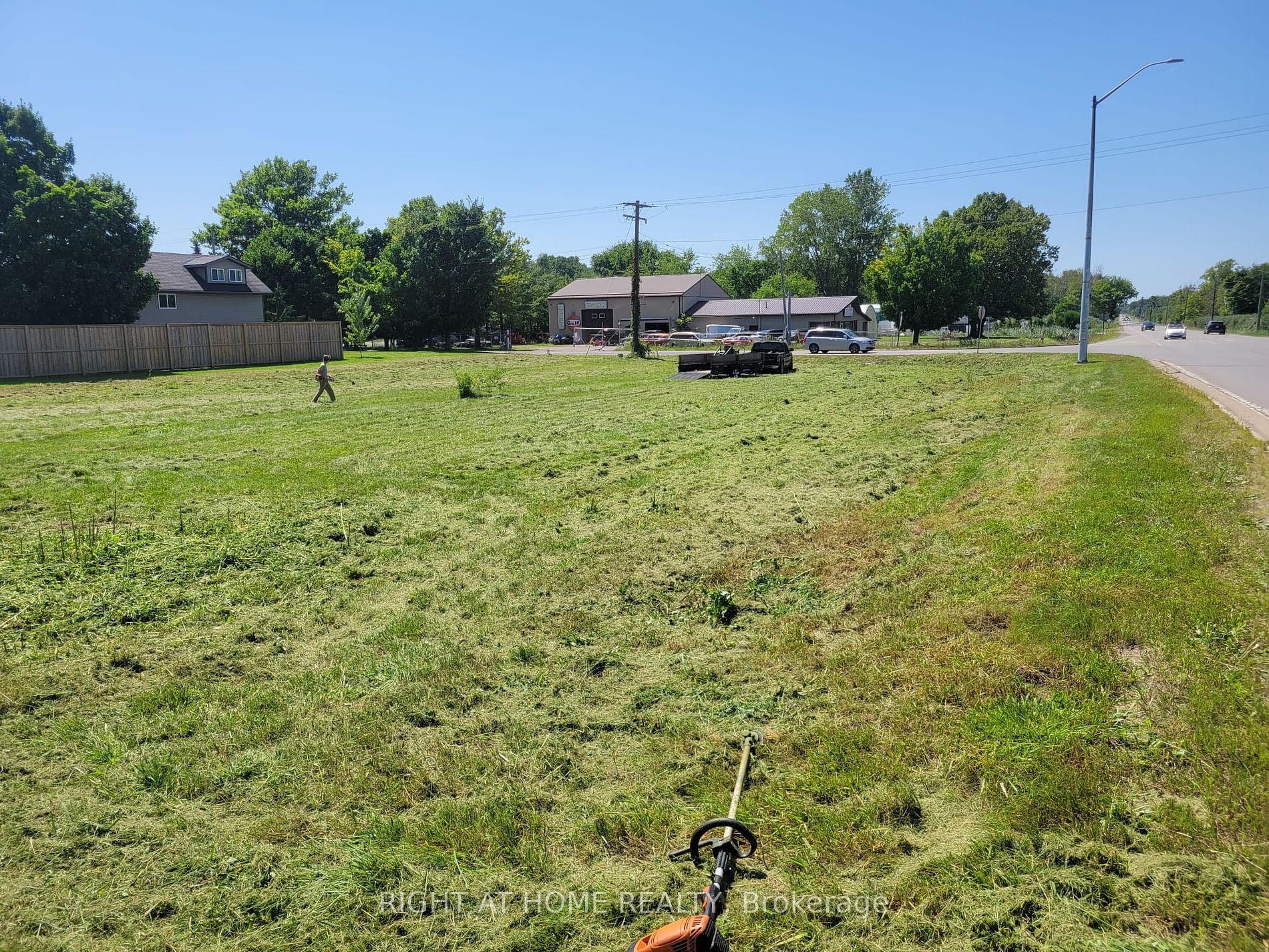690 Highway 20 W Fonthil St