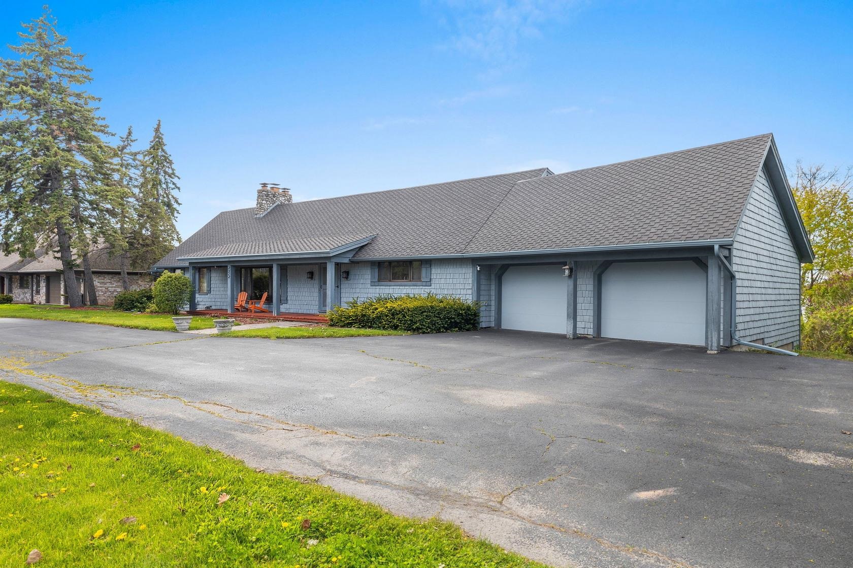 2512 Riverside Drive