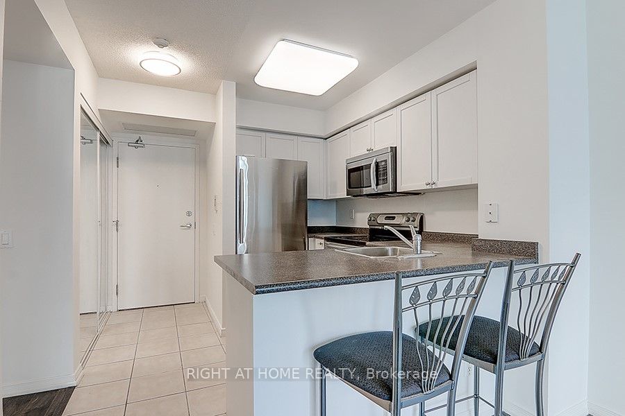 28 Harrison Garden Blvd 2110