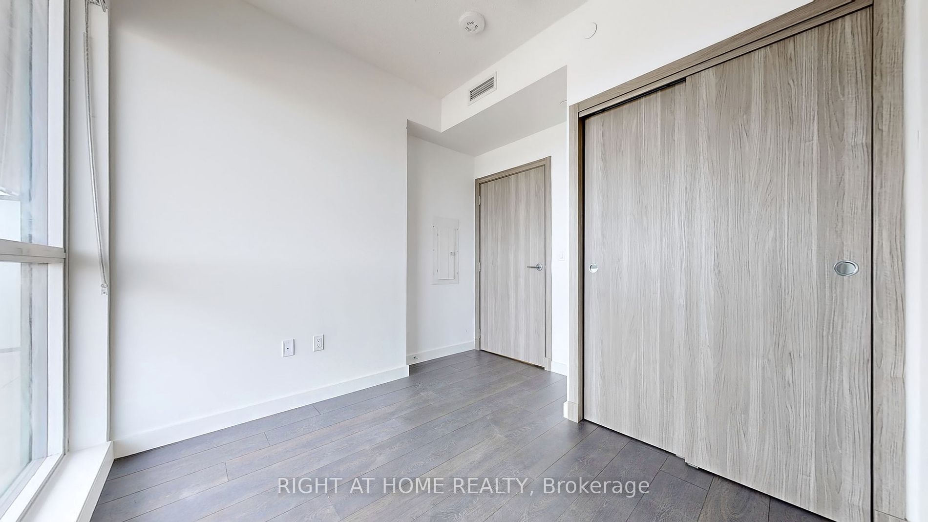 27 Mcmahon Dr 2307