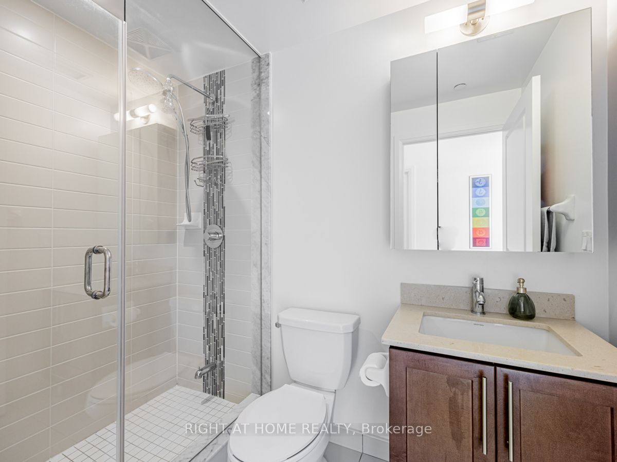 65 E Oneida Cres 1010