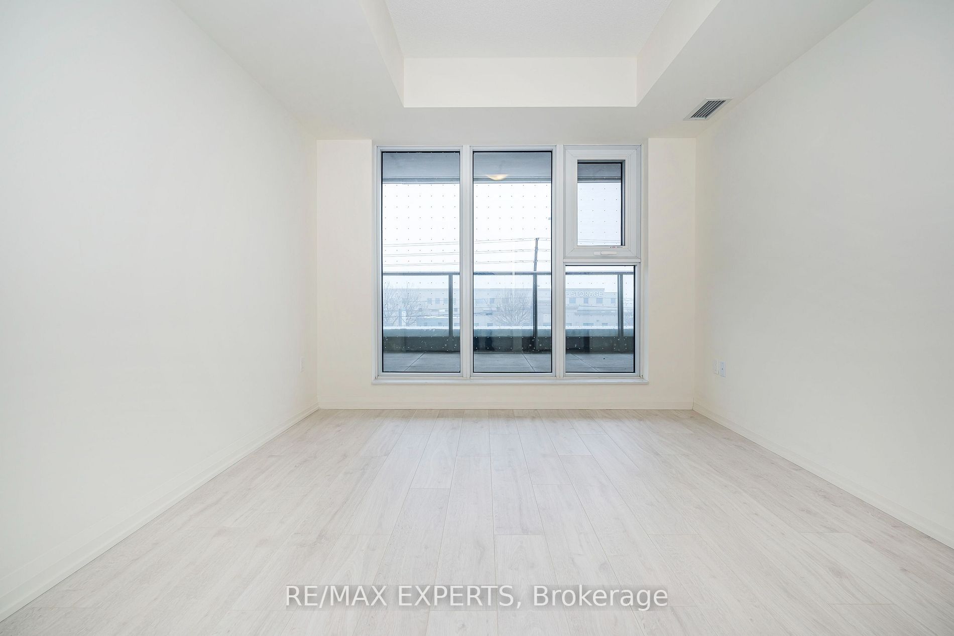 8960 Jane St 210