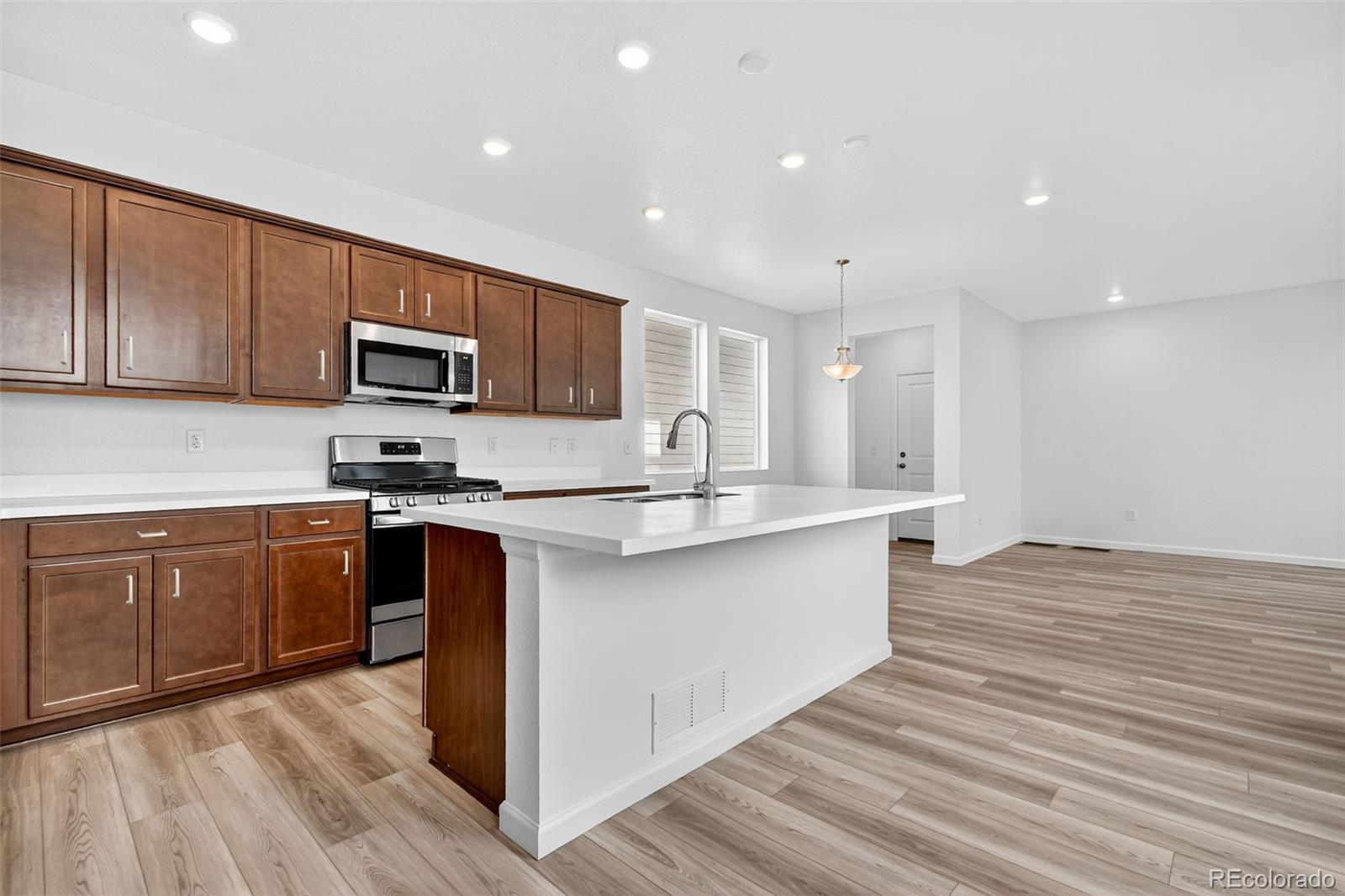 2110 Wagon Wheel Aly