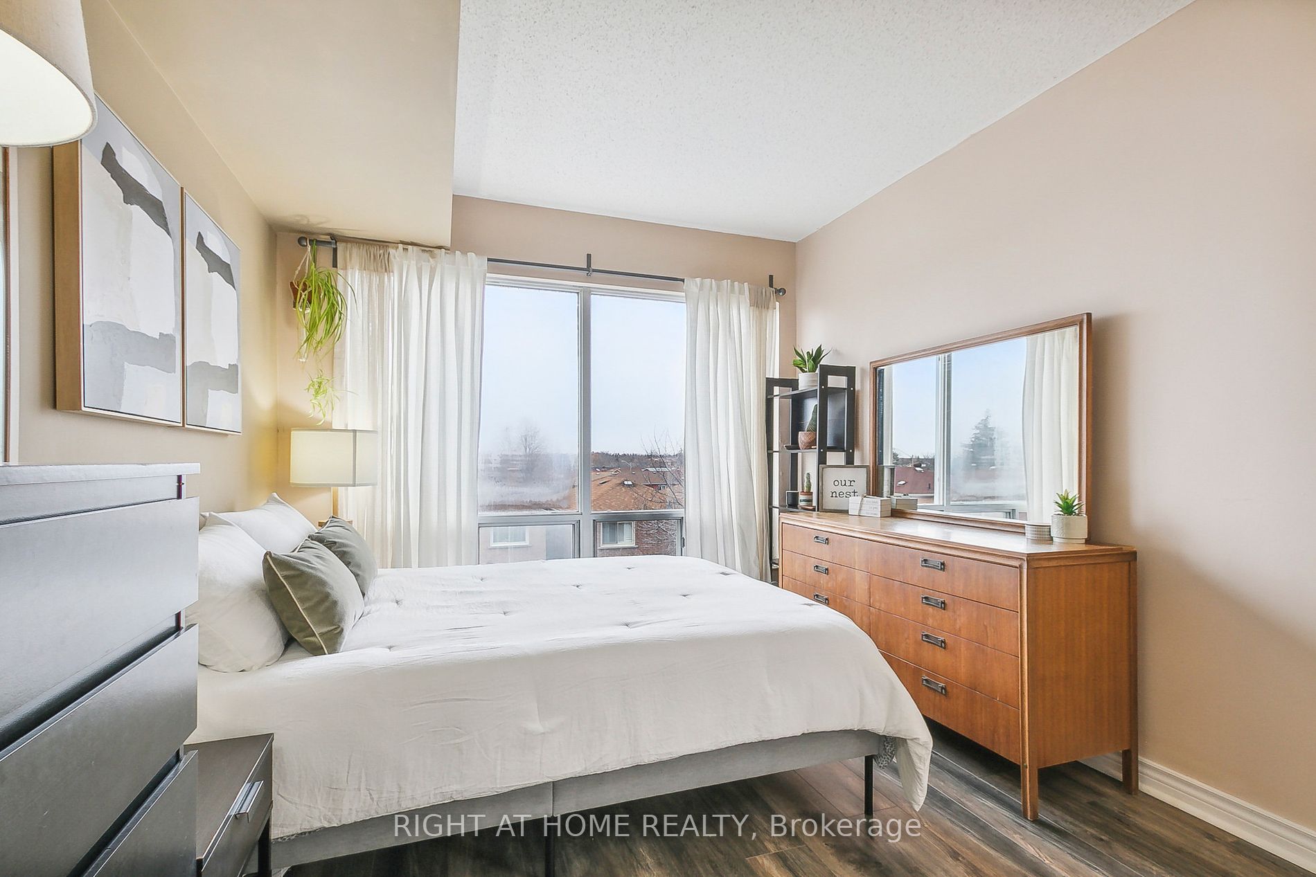 5800 E Sheppard Ave 304