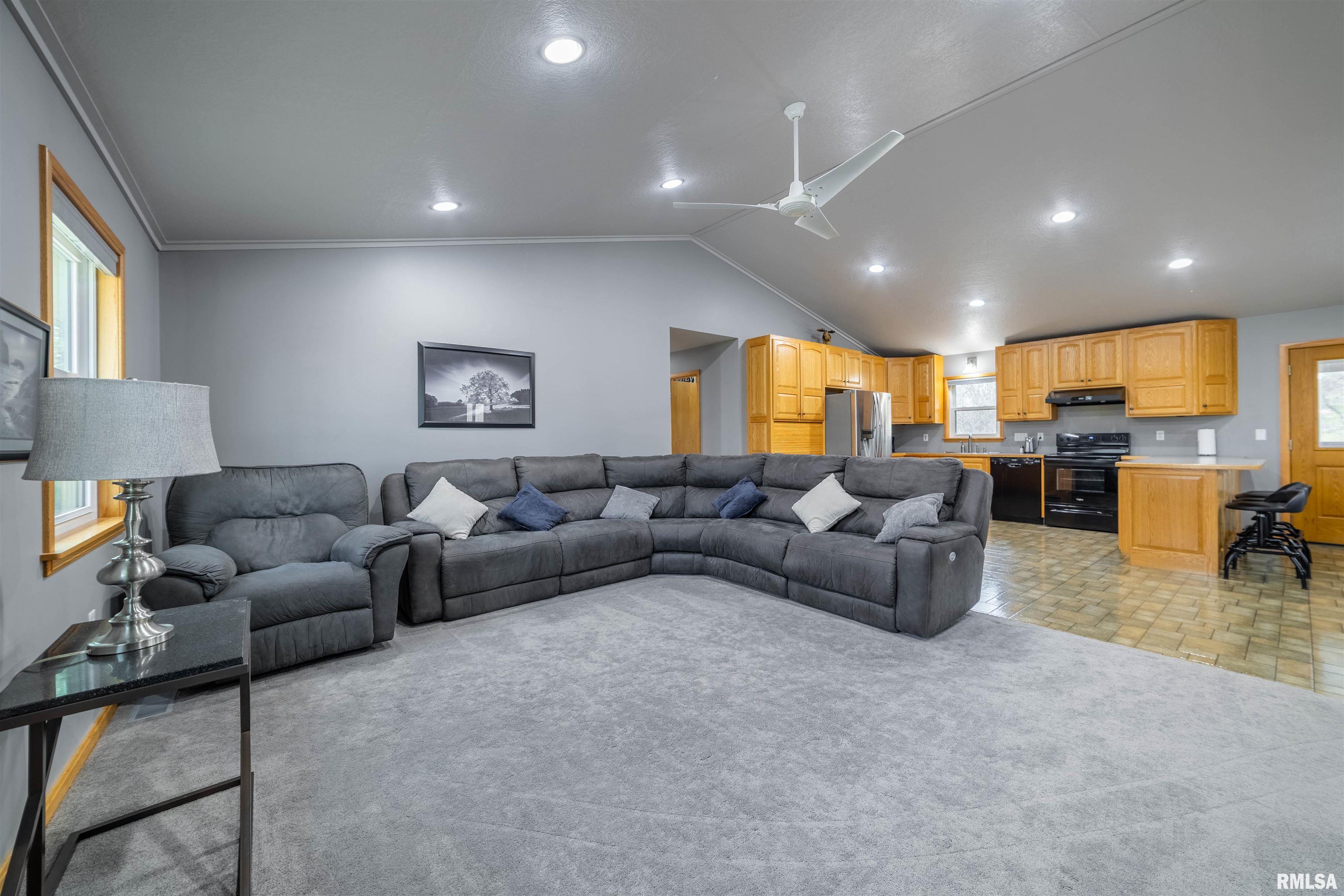 1110 E 1900th Street